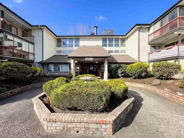 Apartment for sale in Abbotsford, Abbotsford, 212 32055 Old Ya.