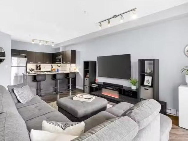 Apartment for sale in Abbotsford, Abbotsford, 215 1975 Mc Call.