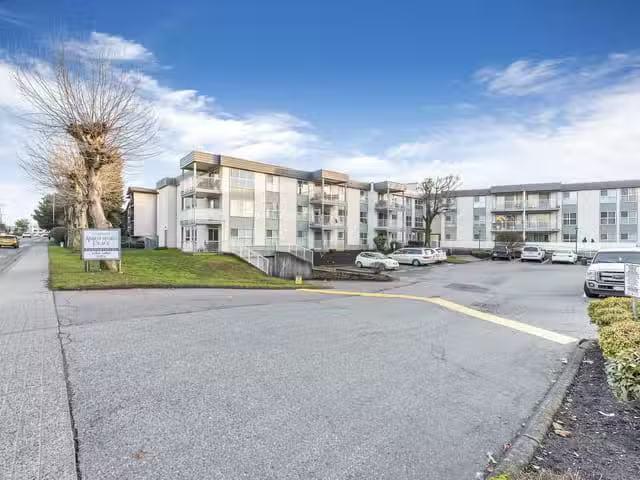 Apartment for sale in Abbotsford, Abbotsford, 227 32850 George.