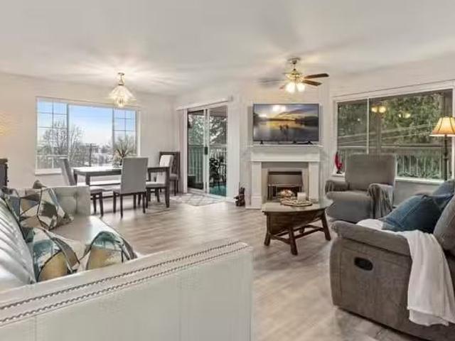 Apartment for sale in Abbotsford, Abbotsford, 307 2491 Gladwin.