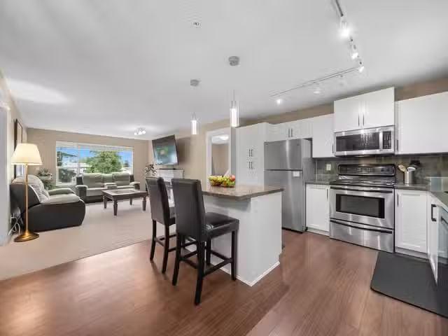 Apartment for sale in Abbotsford, Abbotsford, 311 2990 Boulder.