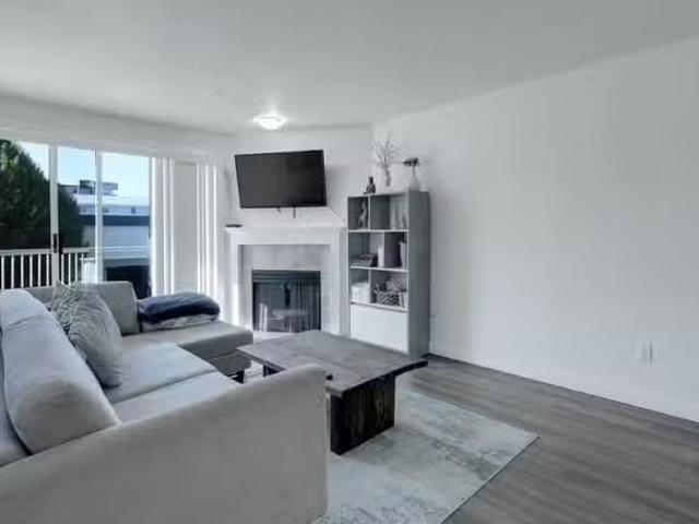Apartment for sale in Abbotsford, Abbotsford, 336 32830 George.