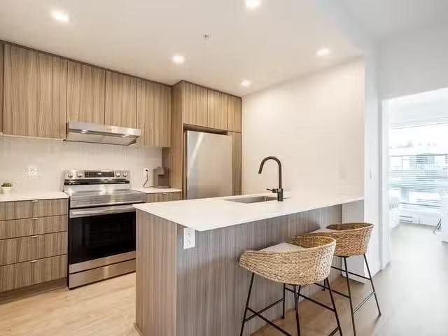 Apartment for sale in Abbotsford, Abbotsford, 609 32838 Landea.