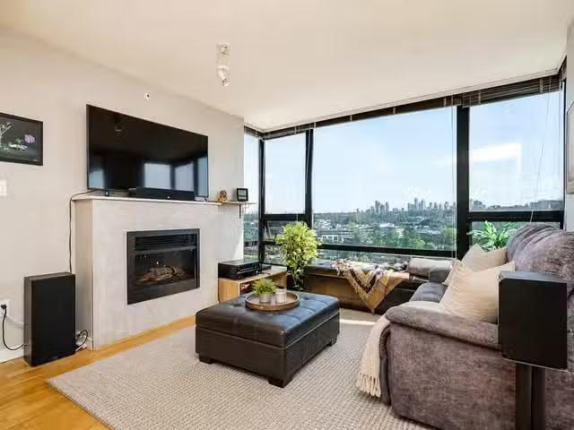 Apartment for sale in Burnaby, Burnaby North, 1504 4178 Dawson.