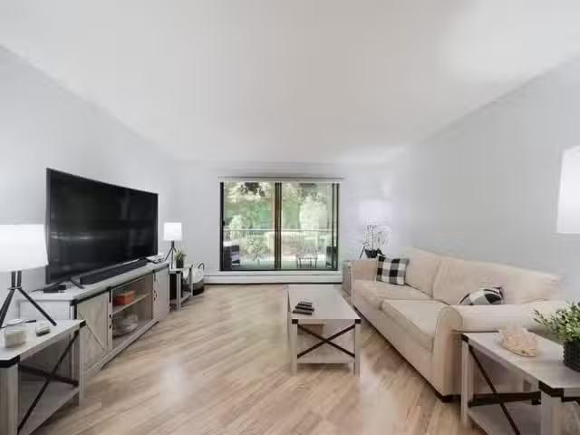 Apartment for sale in Burnaby, Burnaby North, 107 3911 Carriga.