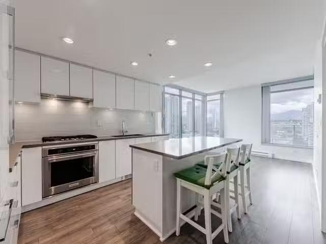 Apartment for sale in Burnaby, Burnaby North, 2006 2388 Madiso.
