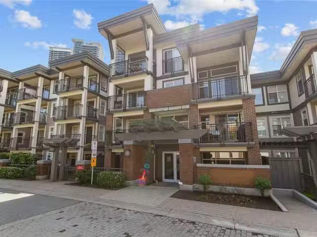 Apartment for sale in Burnaby, Burnaby North, 204 4728 Brentwo.