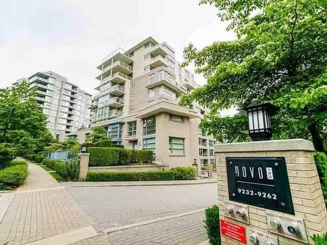 Apartment for sale in Burnaby, Burnaby North, 210 9232 Univers.