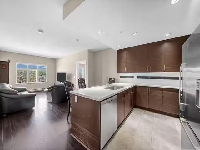 Apartment for sale in Burnaby, Burnaby North, 301 4710 Hasting.