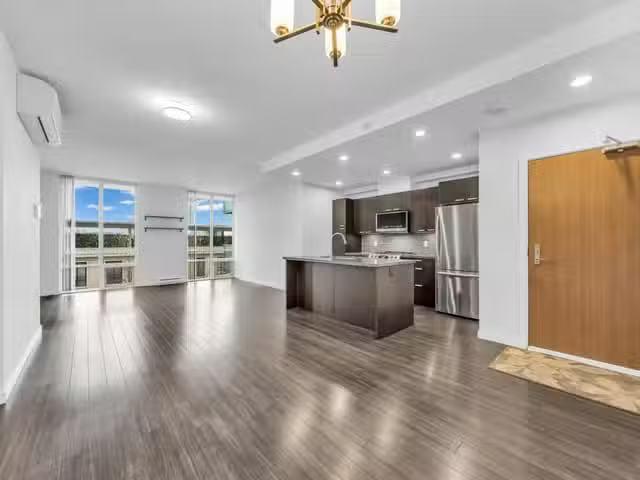 Apartment for sale in Burnaby, Burnaby North, 304 2200 Douglas.
