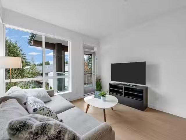 Apartment for sale in Burnaby, Burnaby North, 318 5460 Broadwa.