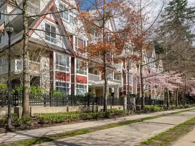 Apartment for sale in Burnaby, Burnaby South, 204 6833 Village.