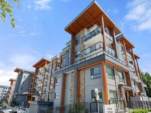 Apartment for sale in Delta, N. Delta, A507 6950 Nicholson Roa.