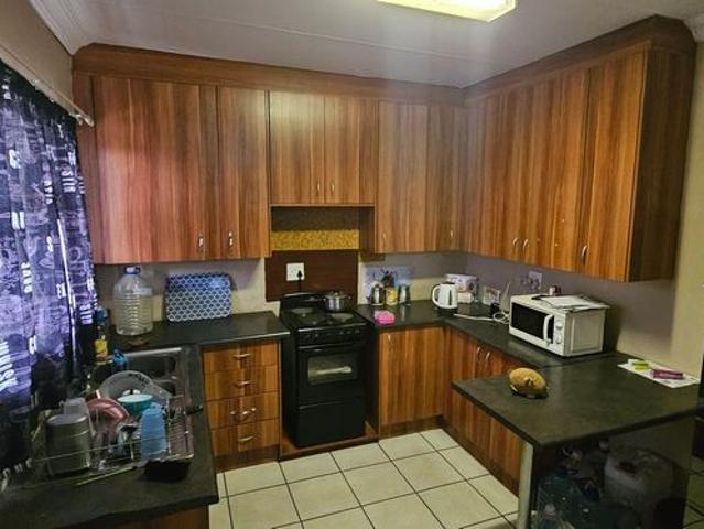 Apartment For Sale in Eloff
