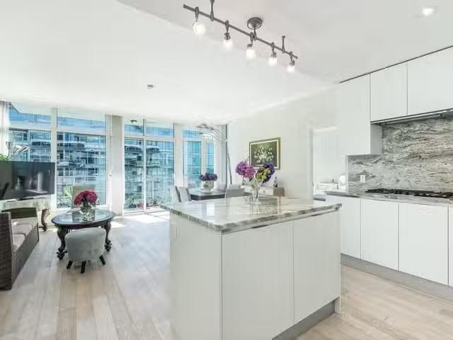 Apartment for sale in North Vancouver, North Vancouver, 703 17.