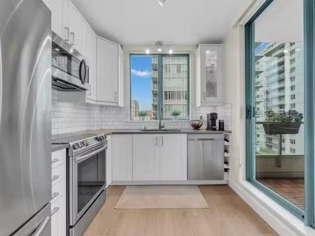 Apartment for sale in North Vancouver, North Vancouver, 801 14.