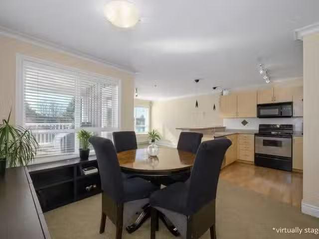 Apartment for sale in North Vancouver, North Vancouver, 201 12.