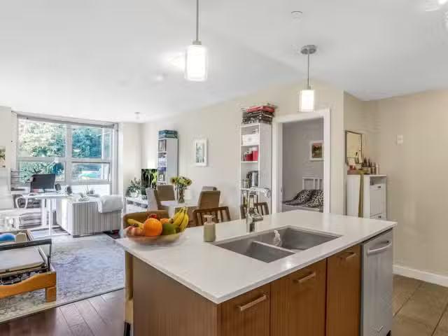 Apartment for sale in North Vancouver, North Vancouver, 204 11.