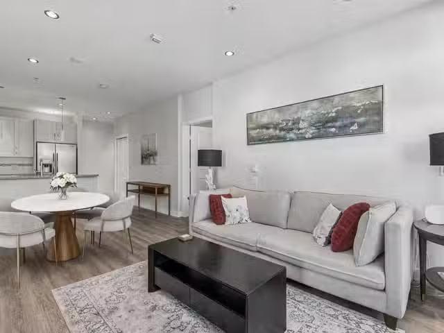 Apartment for sale in North Vancouver, North Vancouver, 207 11.