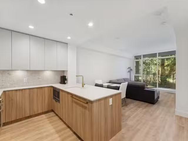 Apartment for sale in North Vancouver, North Vancouver, 208 23.
