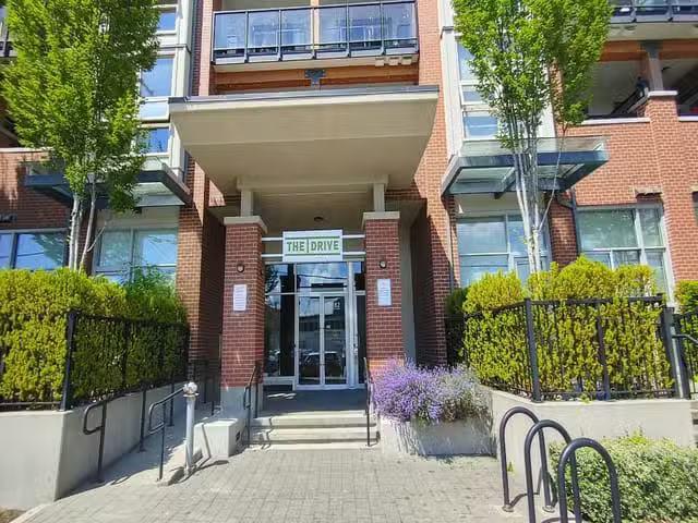Apartment for sale in North Vancouver, North Vancouver, 209 11.