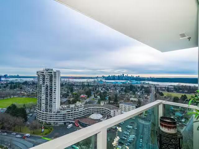 Apartment for sale in North Vancouver, North Vancouver, 2102 1.