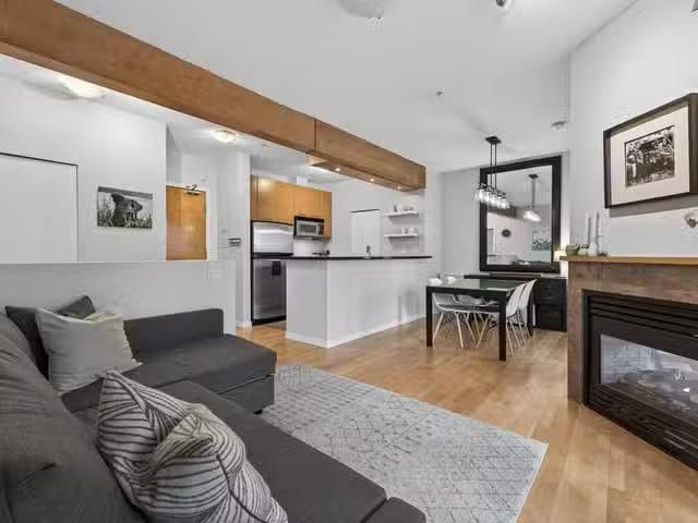 Apartment for sale in North Vancouver, North Vancouver, 222 56.