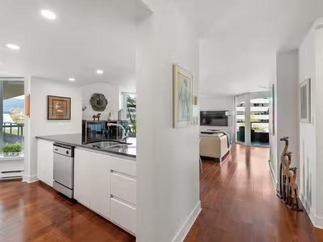 Apartment for sale in North Vancouver, North Vancouver, 302 16.