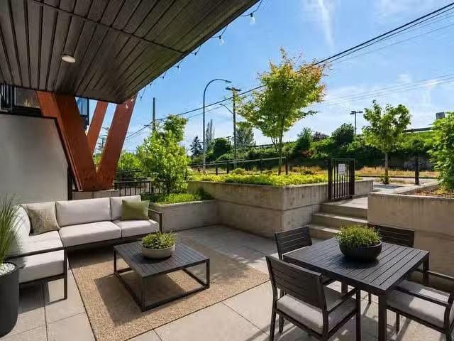 Apartment for sale in Nanaimo, 102 135 Haliburton St, 1038730