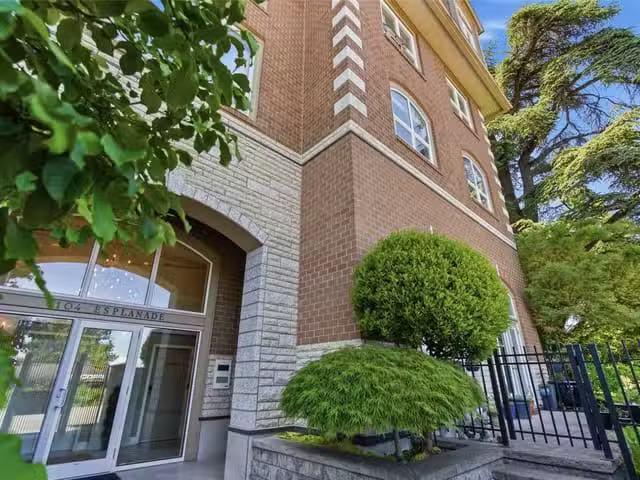 Apartment for sale in Nanaimo, 304 104 Esplanade St, 1038089