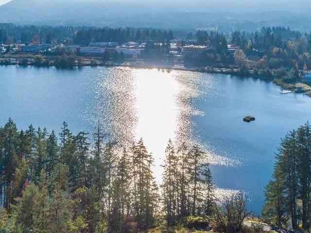 Apartment for sale in Nanaimo Uplands 215 4830 Cedar Ridge Pl 919341