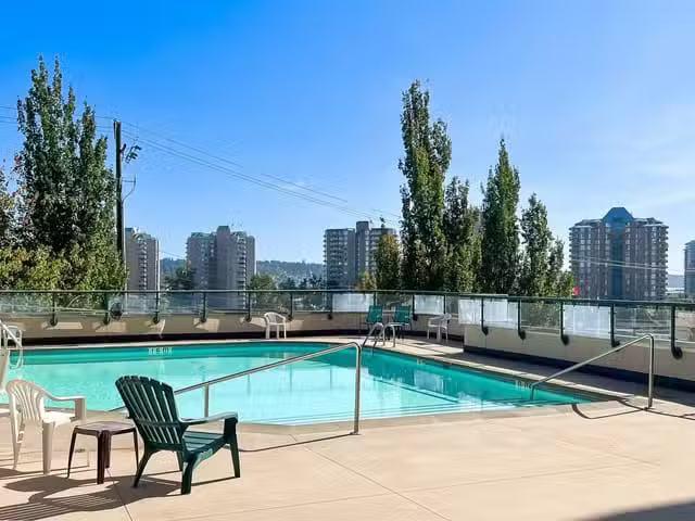 Apartment for sale in New Westminster, New Westminster, L2 102.