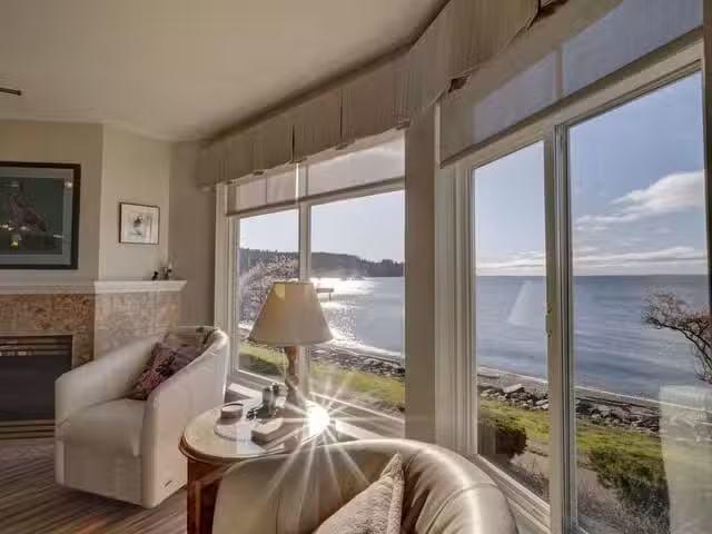 Apartment for sale in Sechelt, Sunshine Coast, 205 5470 Inlet.