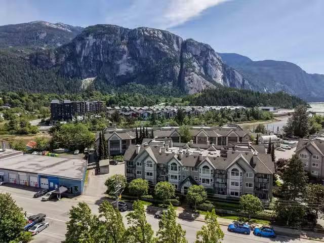 Apartment for sale in Squamish, Squamish, 201 1460 Pemberton A.