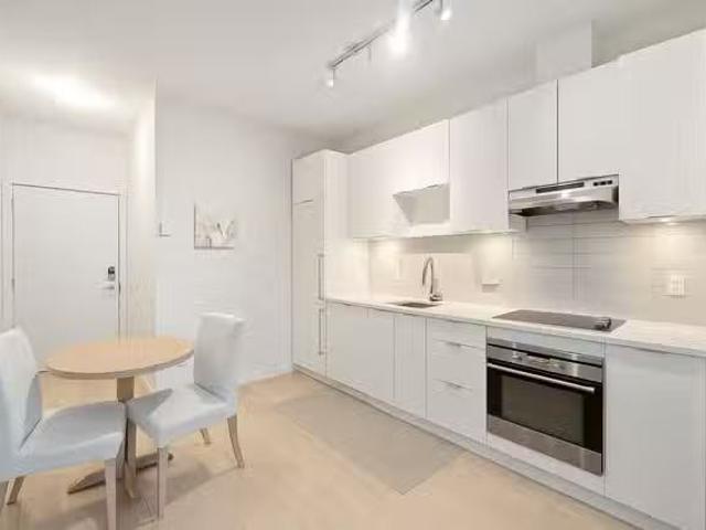 Apartment for sale in Surrey, North Surrey, 410 13678 Grosveno.