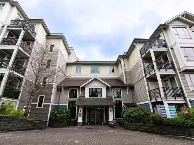 Apartment for sale in Surrey, North Surrey, 104 13897 Fraser H.