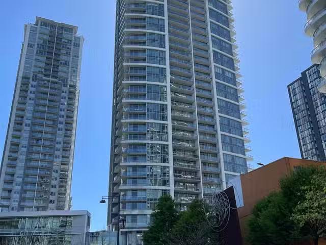 Apartment for sale in Surrey, North Surrey, 1507 13308 Central.