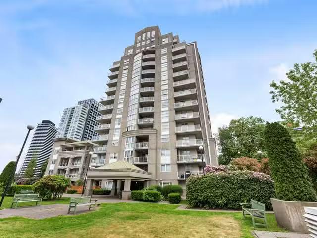 Apartment for sale in Surrey, North Surrey, 1604 10523 Univers.