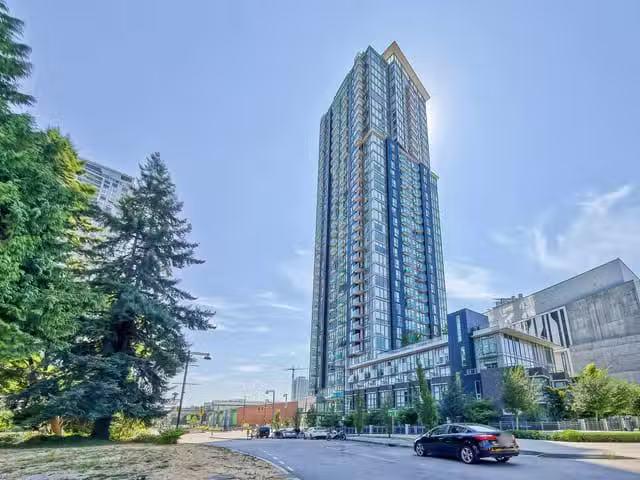 Apartment for sale in Surrey, North Surrey, 1913 13438 Central.