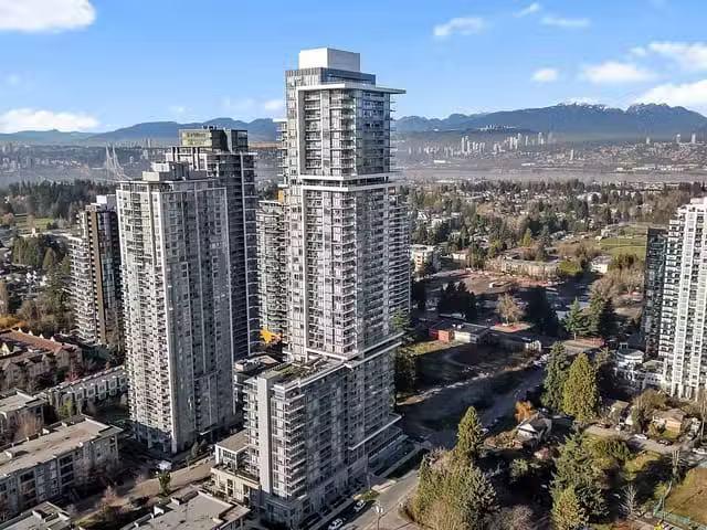 Apartment for sale in Surrey, North Surrey, 2004 13350 Central.