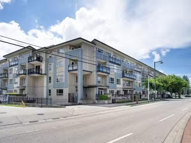 Apartment for sale in Surrey, North Surrey, 200 13228 Old Yale.