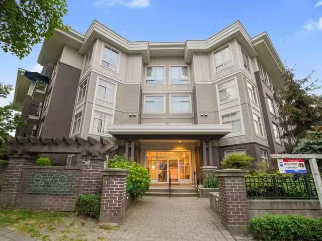 Apartment for sale in Surrey, North Surrey, 211 13555 Gateway.