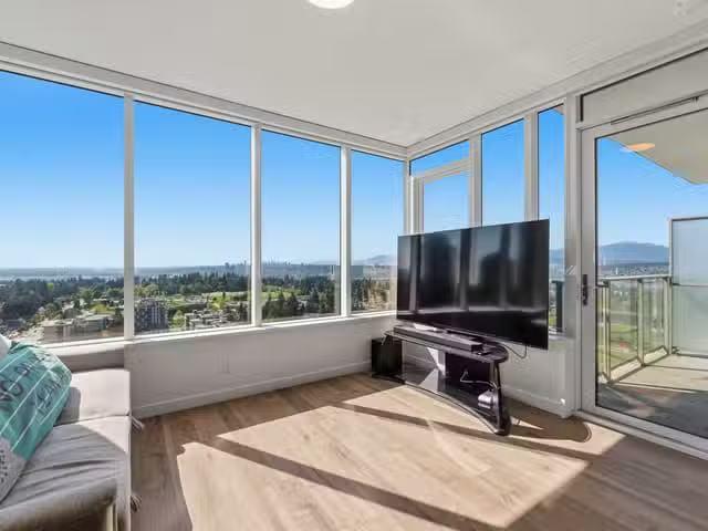 Apartment for sale in Surrey, North Surrey, 2801 10448 Univers.