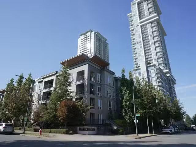 Apartment for sale in Surrey, North Surrey, a Avenue Avenue, 2.