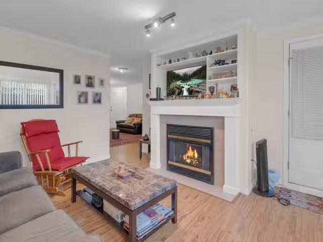 Apartment for sale in Surrey, North Surrey, Avenue, 263139600