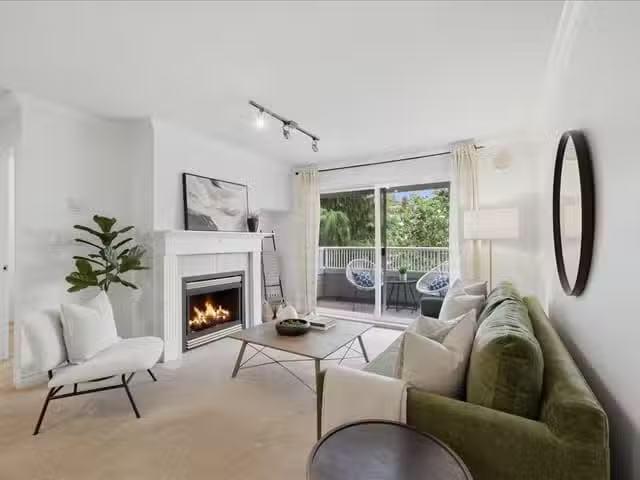Apartment for sale in Surrey, North Surrey, Street, 263154485