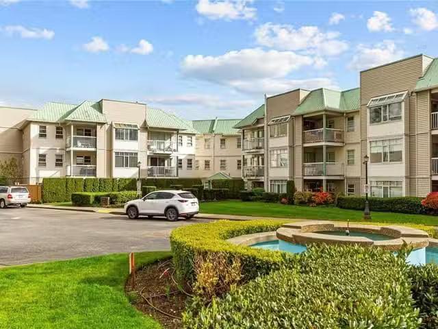 Apartment for sale in Surrey, North Surrey, Street, 263152899