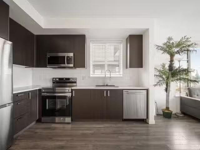 Apartment for sale in Surrey, Surrey, 501 15858 Fraser Highway.