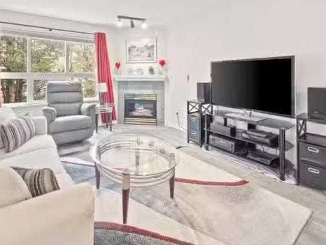 Apartment for sale in Surrey, Surrey, a Street, 263126526