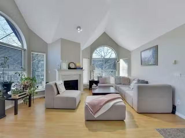 Apartment for sale in Surrey, Surrey, a Street, 263146770